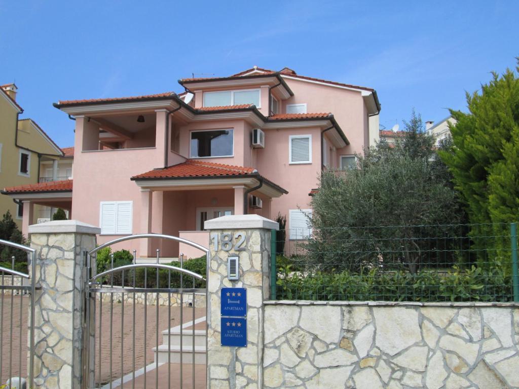 Apartments Villa Fernetich Премантура Екстериор снимка